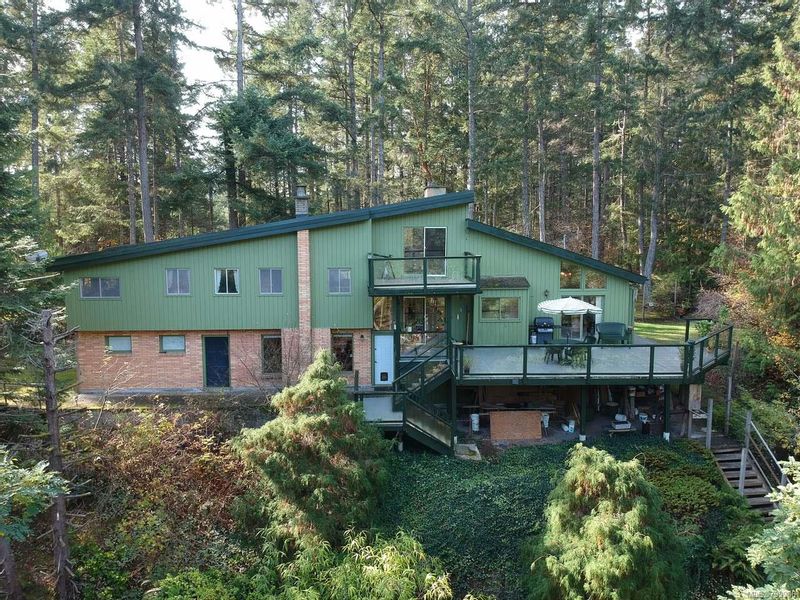FEATURED LISTING: 2918 Holden Corso Rd NANAIMO
