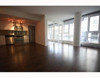 Photo 3: 602 233 ROBSON Street in Vancouver: Downtown VW Condo for sale in "TV TOWER 2" (Vancouver West)  : MLS®# V784868