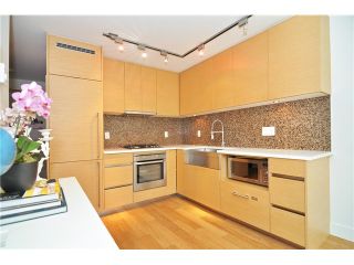 Photo 4: # 606 565 SMITHE ST in Vancouver: Downtown VW Condo for sale (Vancouver West)  : MLS®# V1086466