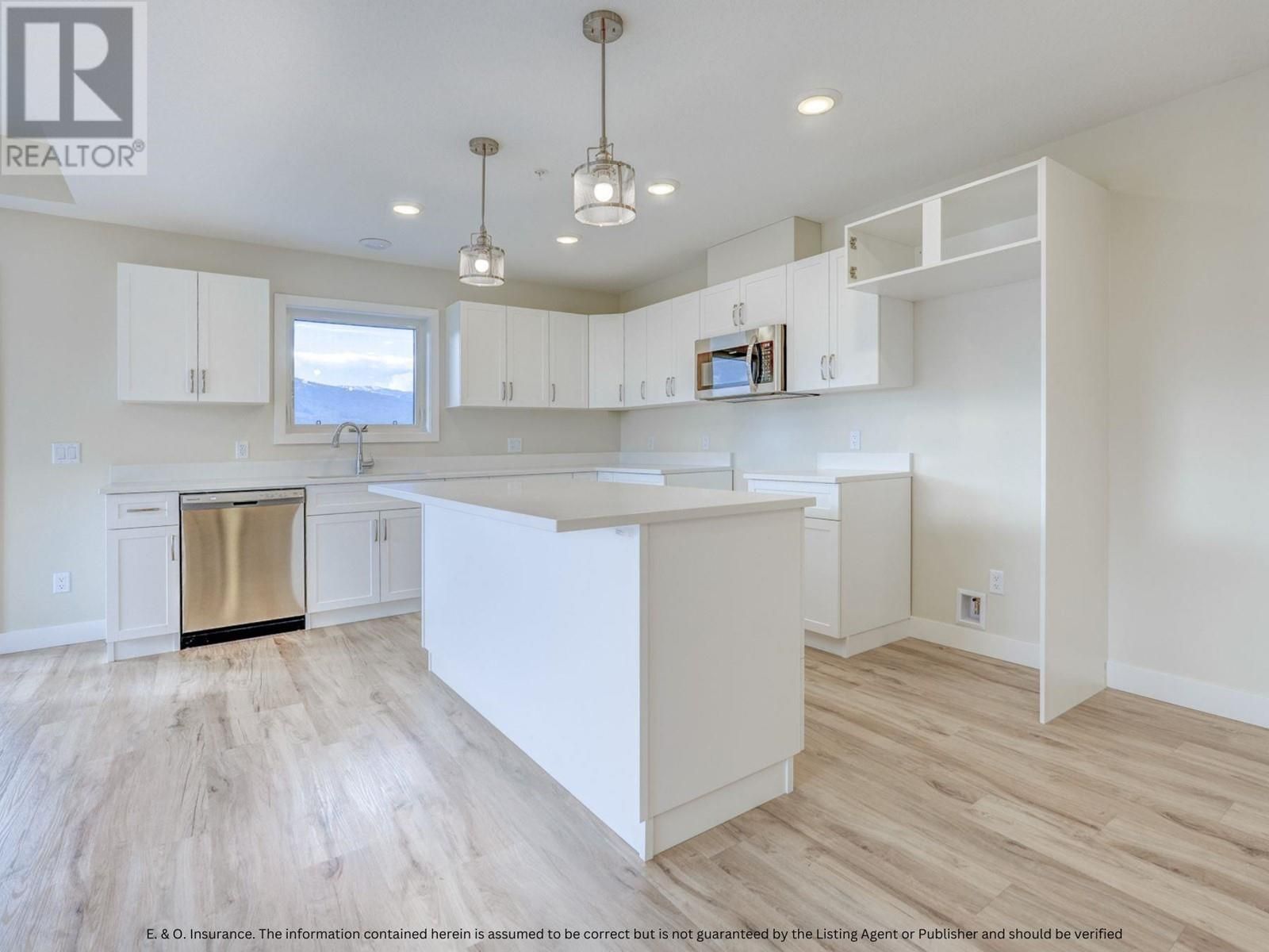 Main Photo: 5640 51st Street Unit# 307 Lot# 34 in Osoyoos: House for sale : MLS®# 10308085