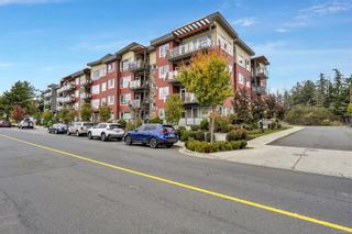 Photo 2: 302 300 Belmont Rd in Colwood: Co Colwood Corners Condo for sale : MLS®# 888150
