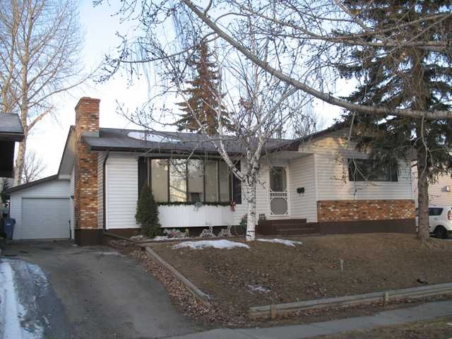 Main Photo: 7027 18 Street SE in CALGARY: Lynnwood Riverglen Residential Detached Single Family for sale (Calgary)  : MLS®# C3553776