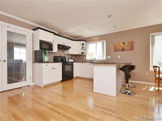 Photo 5: 2322 Evelyn Hts in VICTORIA: VR Hospital House for sale (View Royal)  : MLS®# 703774