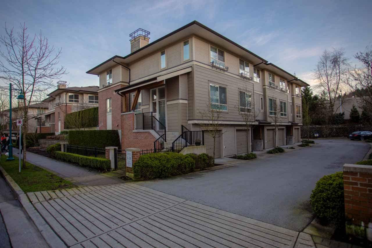 Main Photo: 20 301 KLAHANIE Drive in Port Moody: Port Moody Centre Townhouse for sale : MLS®# R2032725