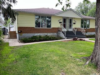 Photo 1: 2504 Argyle Street in Regina: River Heights RG Residential for sale : MLS®# SK941148