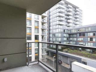 Photo 8: 554 108 W 1ST Avenue in Vancouver: False Creek Condo for sale in "OLYMPIC VILLAGE" (Vancouver West)  : MLS®# R2437073