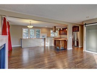 Photo 9: 4704 5 Avenue SW in Calgary: Wildwood House for sale : MLS®# C4015444