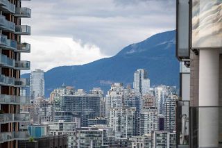 Photo 12: 809 328 E 11TH Avenue in Vancouver: Mount Pleasant VE Condo for sale in "UNO" (Vancouver East)  : MLS®# R2507884