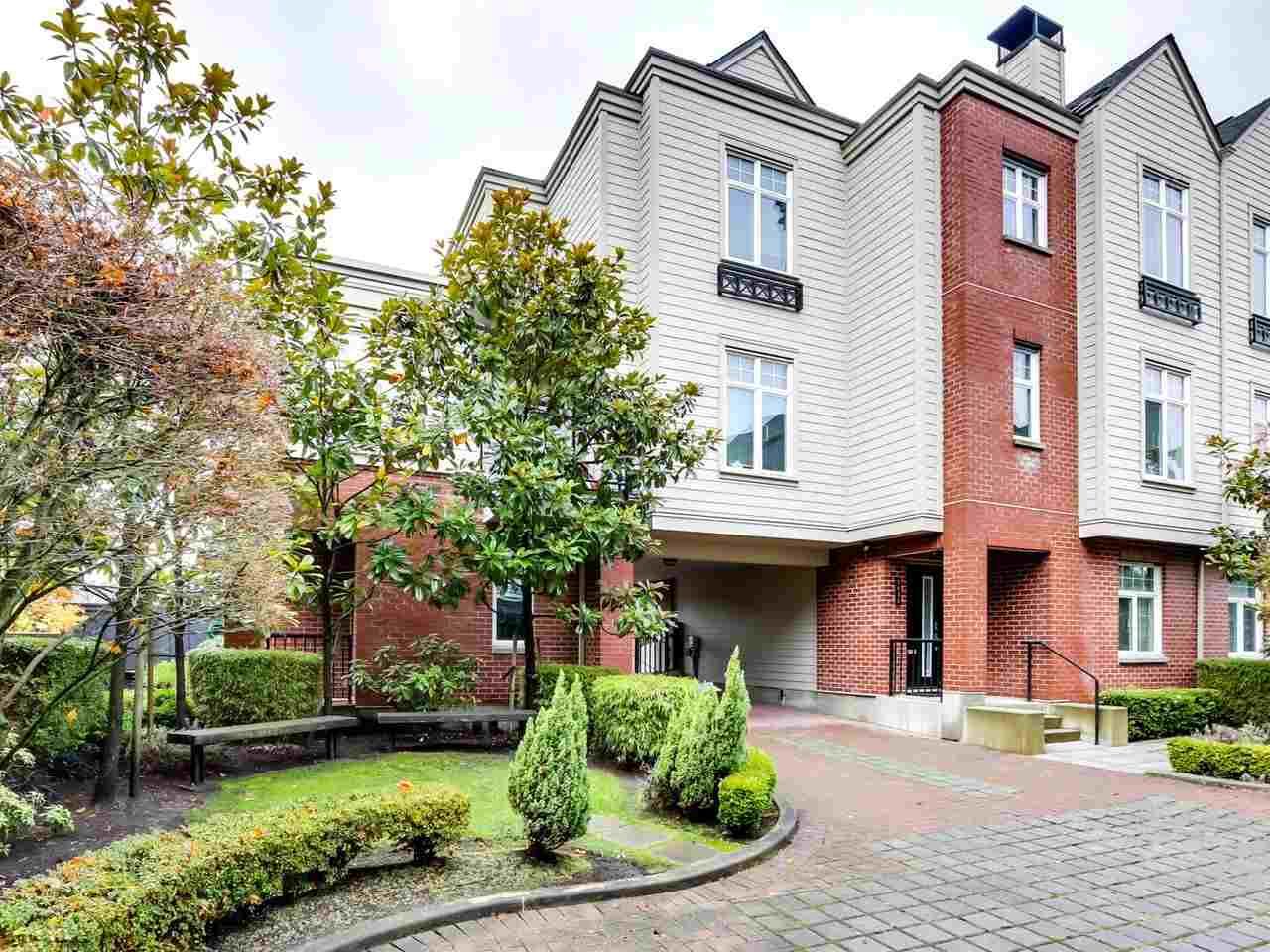 Main Photo: 5439 WILLOW Street in Vancouver: Cambie Townhouse for sale in "AURA AT OAKRIDGE" (Vancouver West)  : MLS®# R2527541