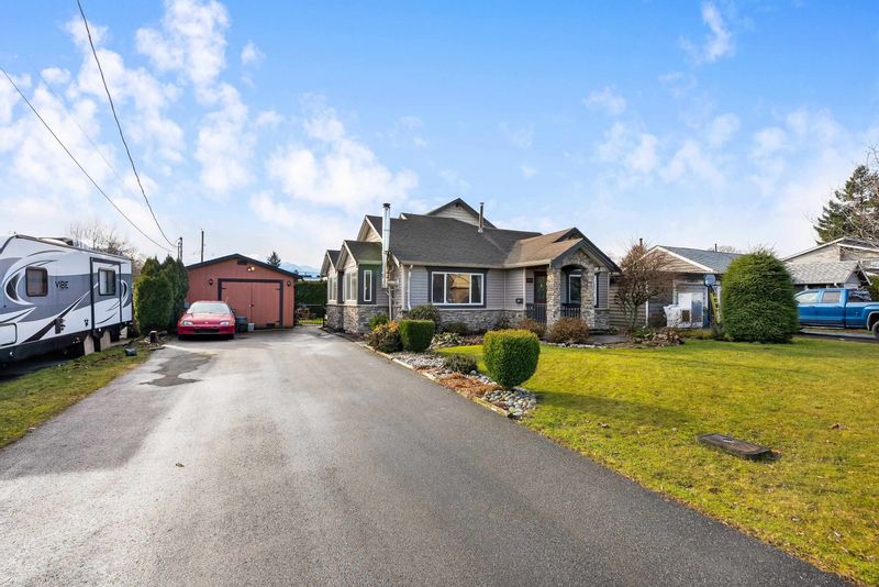FEATURED LISTING: 46624 MAPLE Avenue Chilliwack
