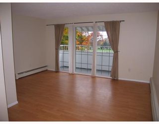 Photo 3: 319 707 8TH Street in New Westminster: Uptown NW Condo for sale in "THE DIPLOMAT" : MLS®# V793958