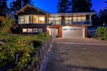 Main Photo: 550 CRESTWOOD Avenue in North Vancouver: Upper Delbrook House for sale : MLS®# R2814455