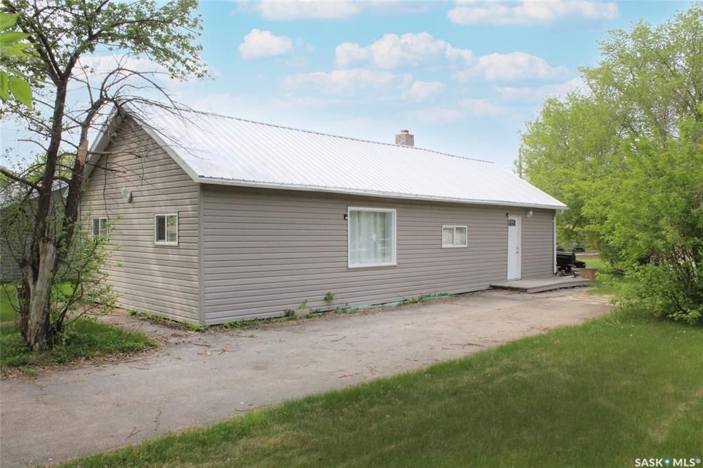 Main Photo: 200 2nd Street North in Wakaw: Residential for sale : MLS®# SK944745