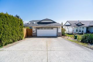 Photo 1: 32616 FLEMING Avenue in Mission: Mission BC House for sale : MLS®# R2873130