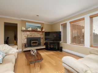 Photo 2: 113 Paddock Pl in View Royal: VR View Royal House for sale : MLS®# 871246