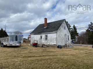 Photo 4: 7189 Highway 207 in West Chezzetcook: 31-Lawrencetown, Lake Echo, Port Residential for sale (Halifax-Dartmouth)  : MLS®# 202204539