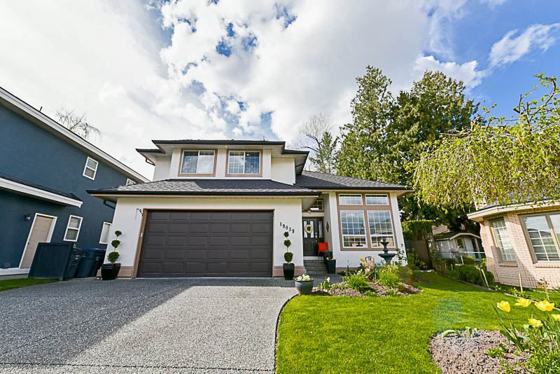 Main Photo: 19039 63 AVENUE in : Cloverdale BC Residential Detached for sale : MLS®# R2161192