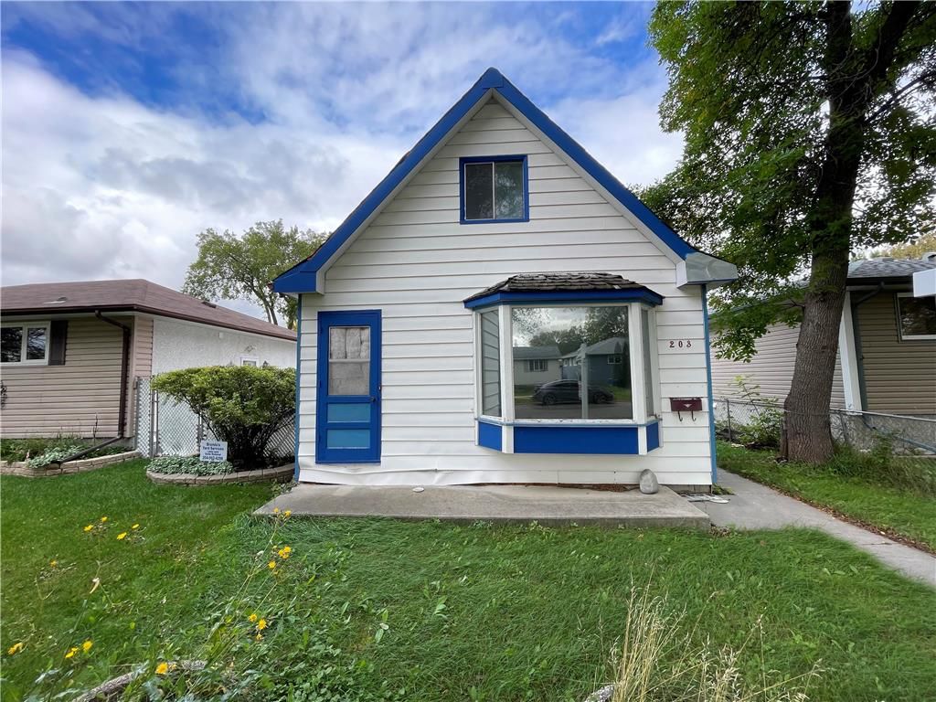 Main Photo: 203 Ralph Avenue West in Winnipeg: West Transcona Residential for sale (3L)  : MLS®# 202301859