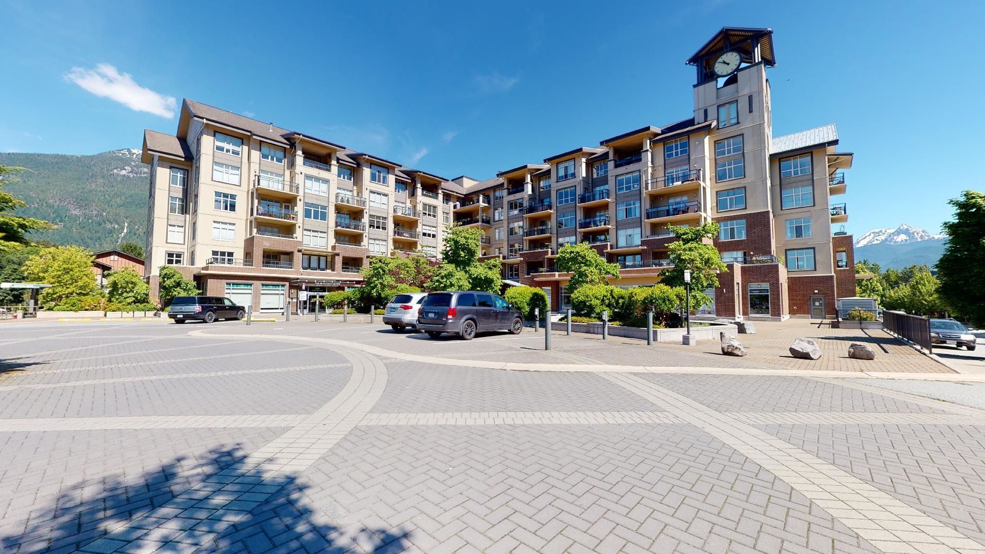 Main Photo: 322 1211 VILLAGE GREEN Way in Squamish: Downtown SQ Condo for sale in "Rockcliffe" : MLS®# R2654937