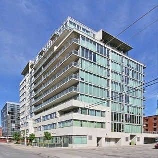 Photo 1: 38 Niagara St Unit #404 in Toronto: Waterfront Communities C1 Condo for sale (Toronto C01)  : MLS®# C3546275