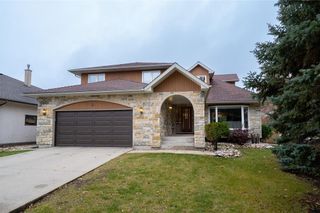Photo 2: High Quality large home with In-Law Suite in Winnipeg: 1S House for sale (Richmond West) 