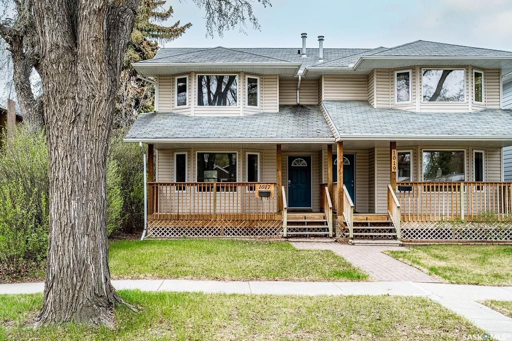 Main Photo: 1017 13th Street East in Saskatoon: Varsity View Residential for sale : MLS®# SK928937