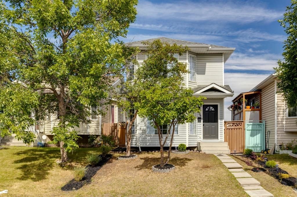 Main Photo: 154 Erin Meadow Close SE in Calgary: Erin Woods Detached for sale : MLS®# A1252417