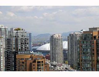 Photo 10: 2405 1255 SEYMOUR Street in Vancouver: False Creek Condo for sale in "ELAN" (Vancouver West)  : MLS®# V707197