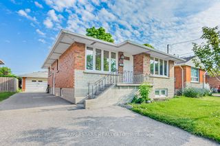Photo 2: 304 Jackson Avenue in Oshawa: Central House (Bungalow) for sale : MLS®# E8413504