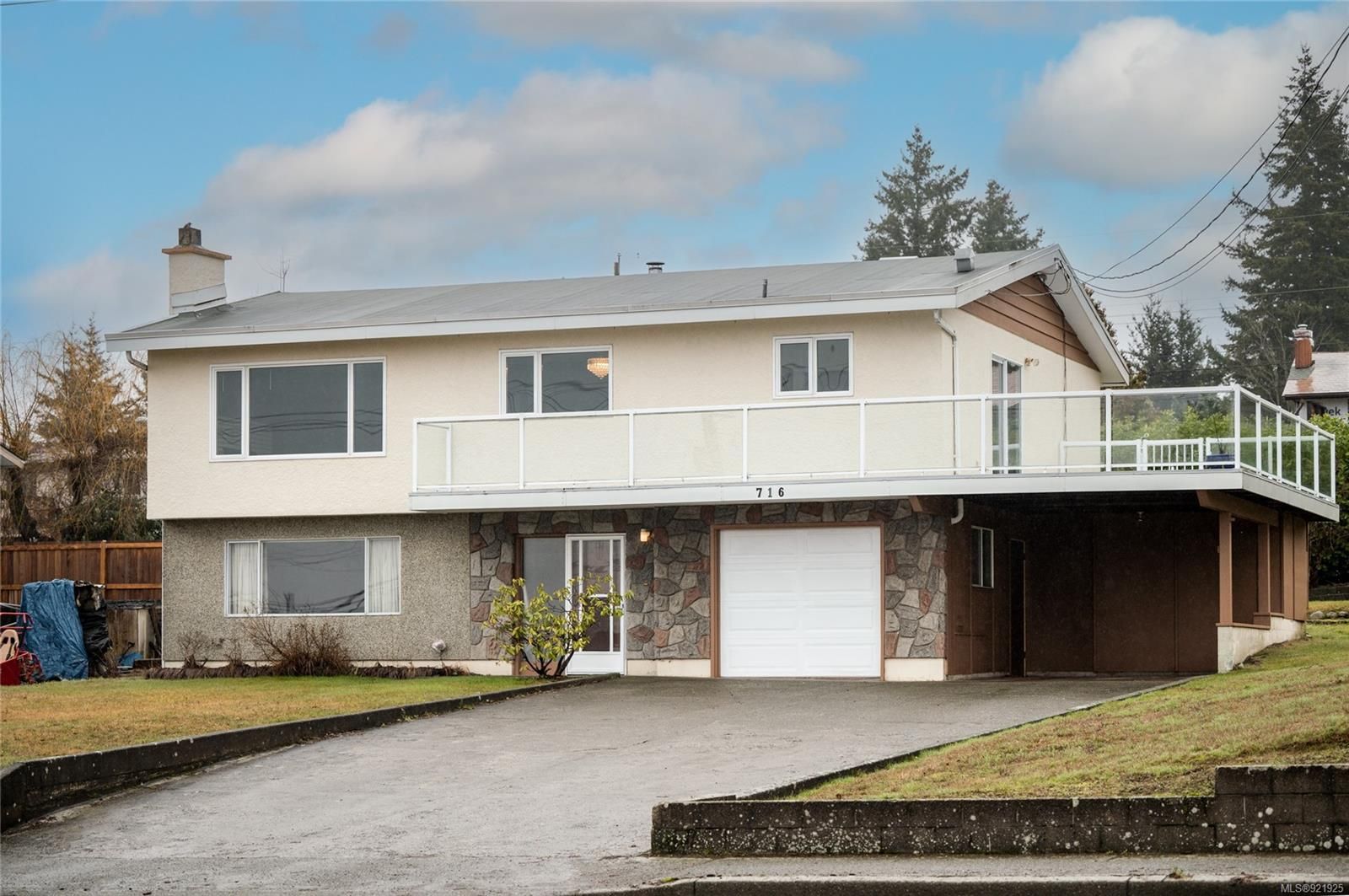 Main Photo: 716 S Alder St in Campbell River: CR Campbell River Central House for sale : MLS®# 921925
