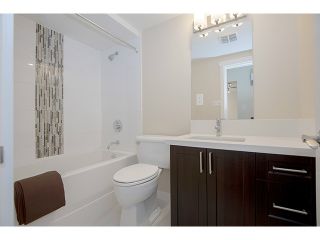 Photo 10: 205 505 NINTH Street in New Westminster: Uptown NW Condo for sale in "Fraser View Apartments" : MLS®# V1024071