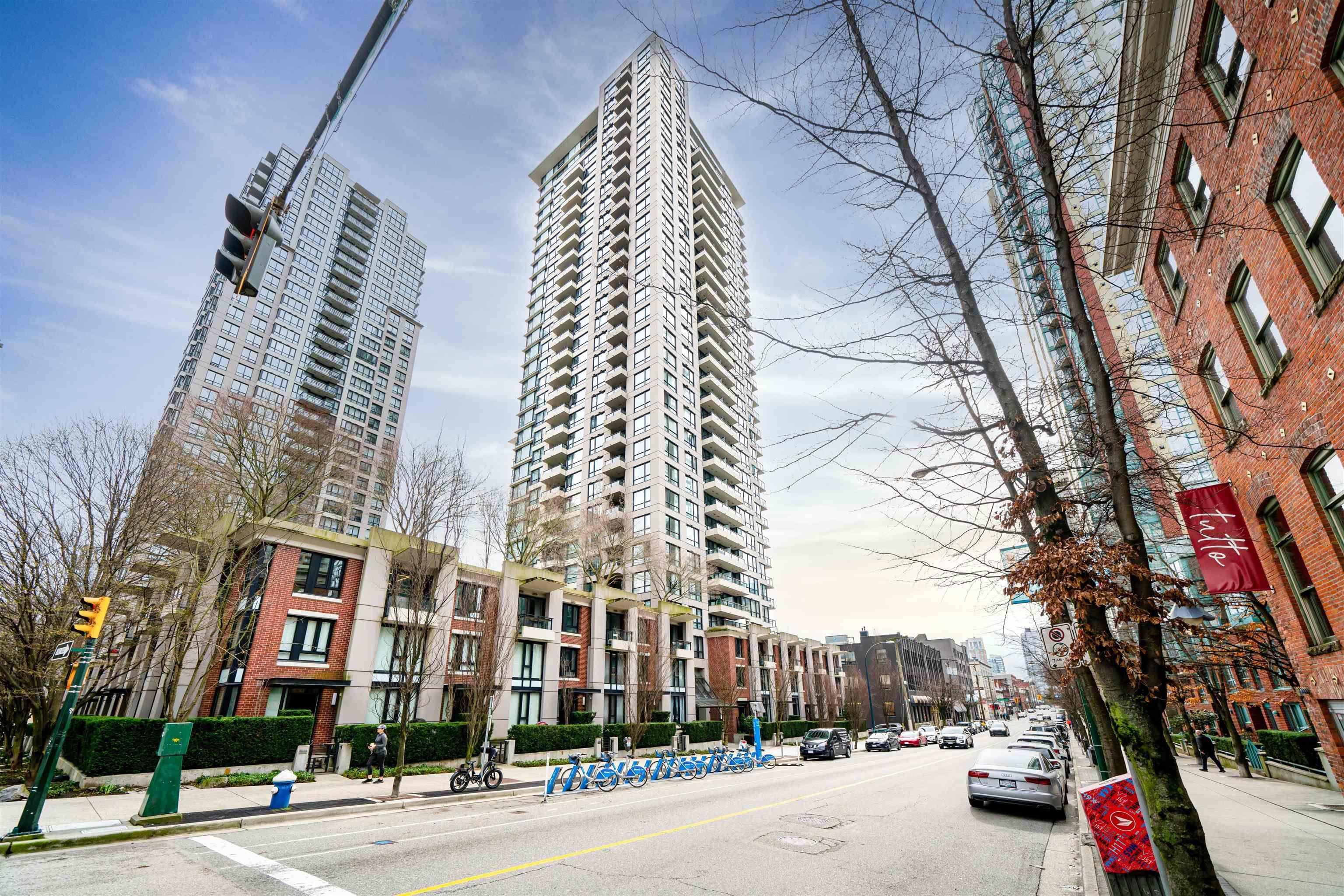 Main Photo: 1106 928 HOMER Street in Vancouver: Yaletown Condo for sale in "Yaletown Park 1" (Vancouver West)  : MLS®# R2681156
