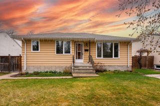 Photo 1: Straight & Narrow Bungalow in Winnipeg: 2D House for sale (St. Vital) 