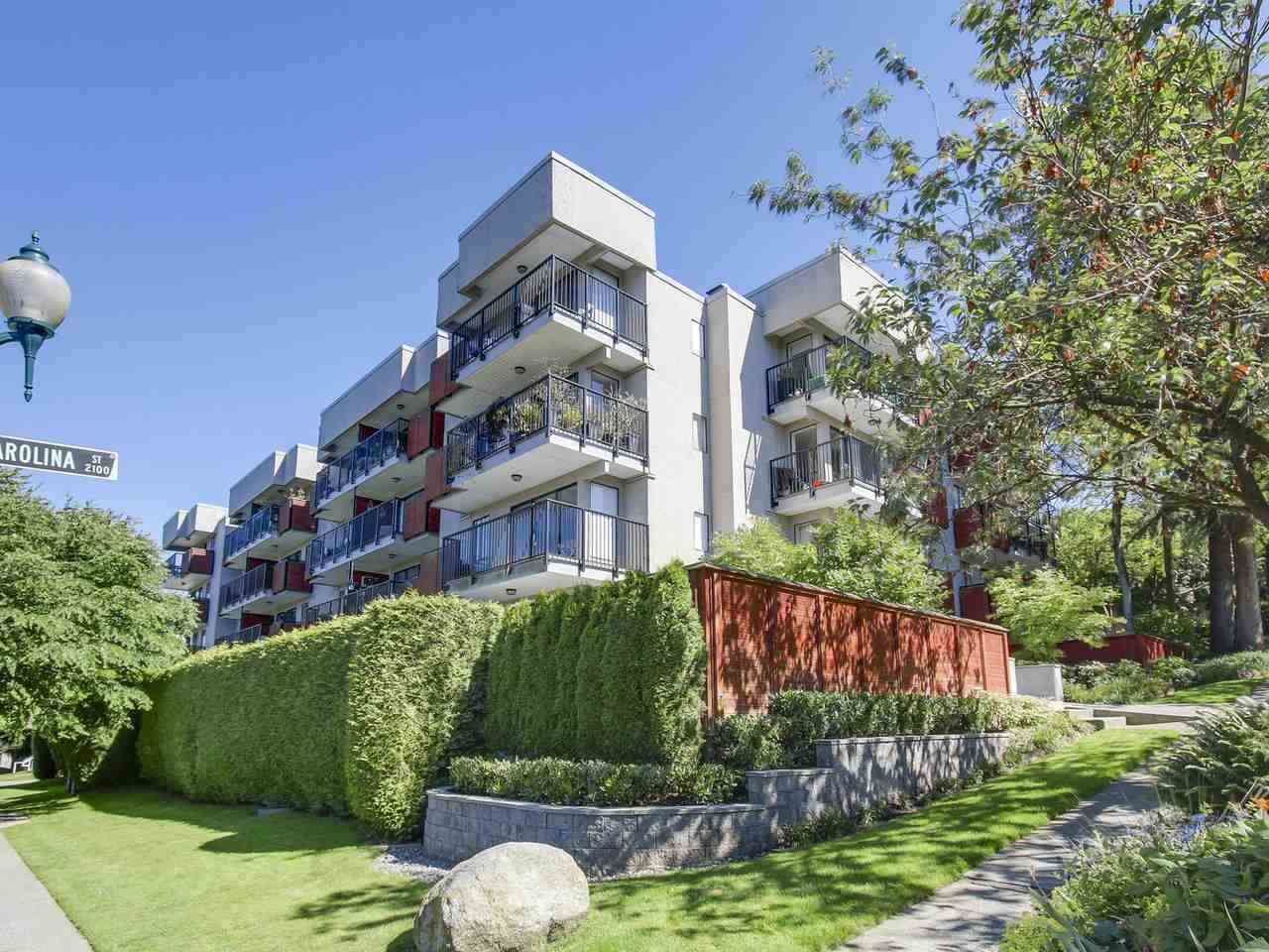 Main Photo: 408 2142 CAROLINA Street in Vancouver: Mount Pleasant VE Condo for sale in "Wooddale" (Vancouver East)  : MLS®# R2596245