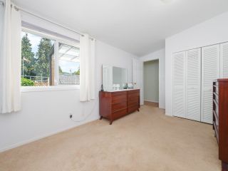 Photo 23: 129 HIAWATHA Drive in West Vancouver: Park Royal Manufactured Home for sale in "Capilano River Park" : MLS®# R2841043