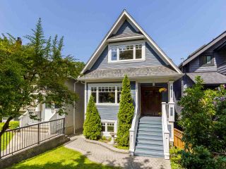 Photo 2: 785 E 22ND AVENUE in Vancouver: Fraser VE House for sale (Vancouver East)  : MLS®# R2490332