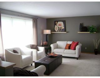 Photo 3:  in WINNIPEG: East Kildonan Residential for sale (North East Winnipeg)  : MLS®# 2908956