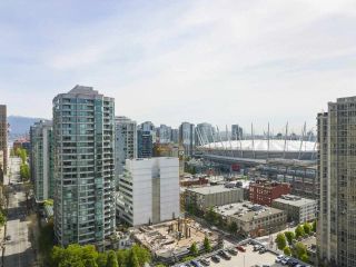 Photo 9: 2306 977 MAINLAND Street in Vancouver: Yaletown Condo for sale in "YALETOWN PARK 3" (Vancouver West)  : MLS®# R2367819