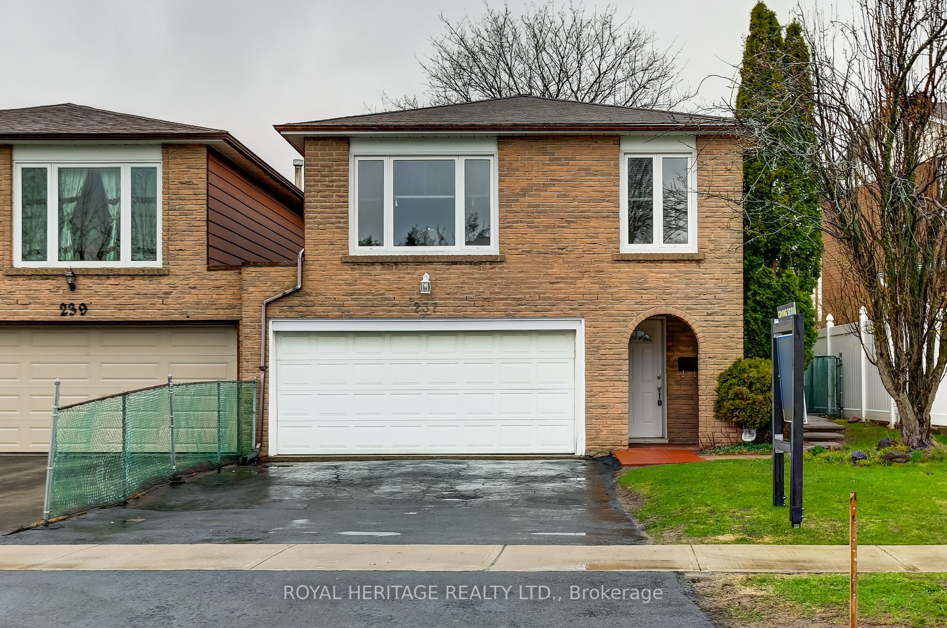 Main Photo: 237 Braymore Boulevard in Toronto: Rouge E11 House (Bungalow-Raised) for sale (Toronto E11)  : MLS®# E5960676