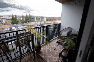 Photo 16: 507 1365 PEMBERTON Avenue in Squamish: Downtown SQ Condo for sale in "Vantage" : MLS®# R2836002