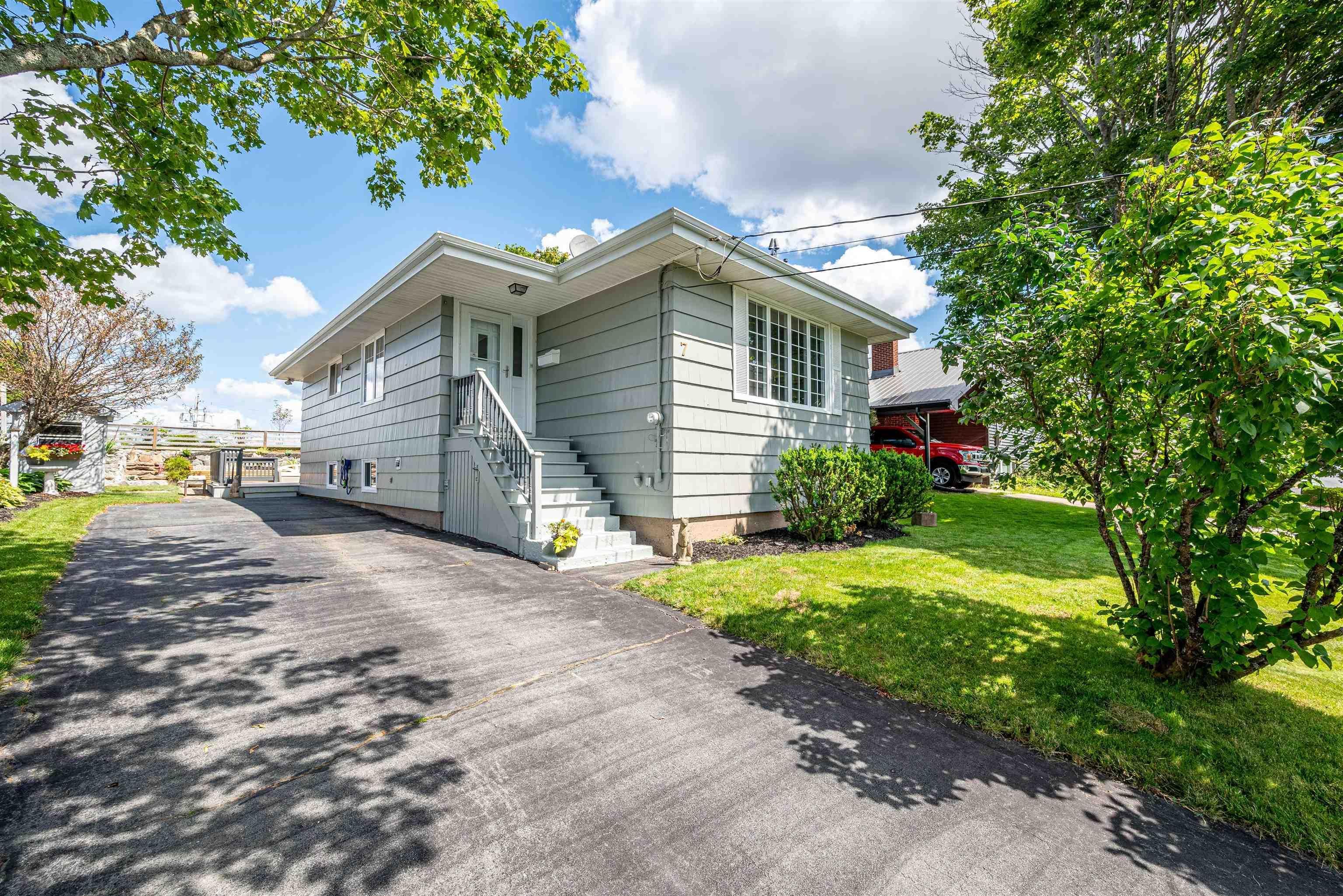 Main Photo: 7 Summit Heights Road in Dartmouth: 12-Southdale, Manor Park Residential for sale (Halifax-Dartmouth)  : MLS®# 202318210