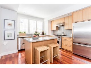 Photo 4: 910 W 13TH Avenue in Vancouver: Fairview VW Townhouse for sale in "THE BROWNSTONE" (Vancouver West)  : MLS®# V1140268