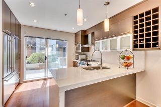 Photo 1: 2174 W 8TH Avenue in Vancouver: Kitsilano Townhouse for sale in "CANVAS" (Vancouver West)  : MLS®# R2158288