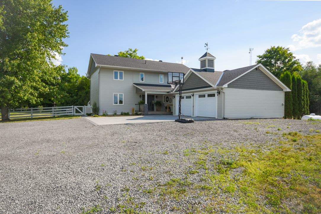 Main Photo: 8215 Fernbank Road in Ottawa: Ashton House for sale (Stittisville) 