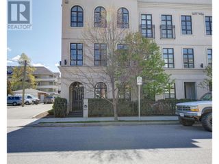 Photo 1: 645 Fuller Avenue in Kelowna: House for sale : MLS®# 10311051