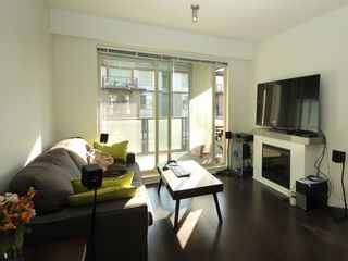 Photo 2: 314 7418 BYRNEPARK Walk in Burnaby: South Slope Condo for sale in "Green" (Burnaby South)  : MLS®# R2330212