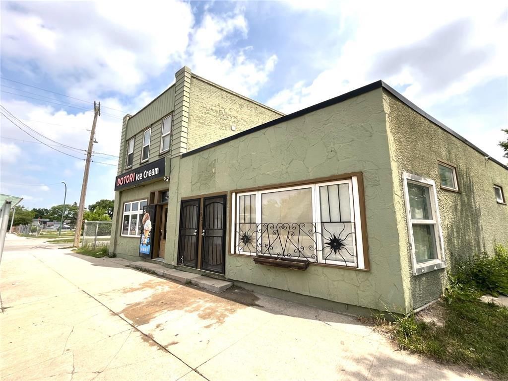 Main Photo: 1051 Main. Street in Winnipeg: Industrial / Commercial / Investment for lease (4A)  : MLS®# 202319549