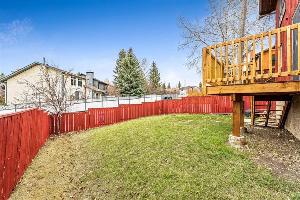 Photo 3: Photos: 1231 Ranchview Road NW in Calgary: Ranchlands Detached for sale : MLS®# A1211111