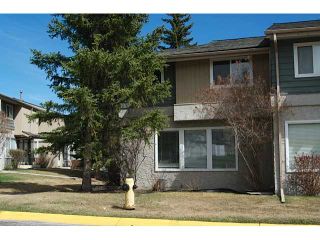 Photo 1: 35 999 CANYON MEADOWS Drive SW in CALGARY: Canyon Meadows Townhouse for sale (Calgary)  : MLS®# C3612257