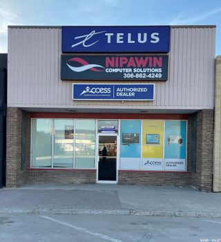 Photo 1: 105 1st Avenue East in Nipawin: Commercial for sale : MLS®# SK927752